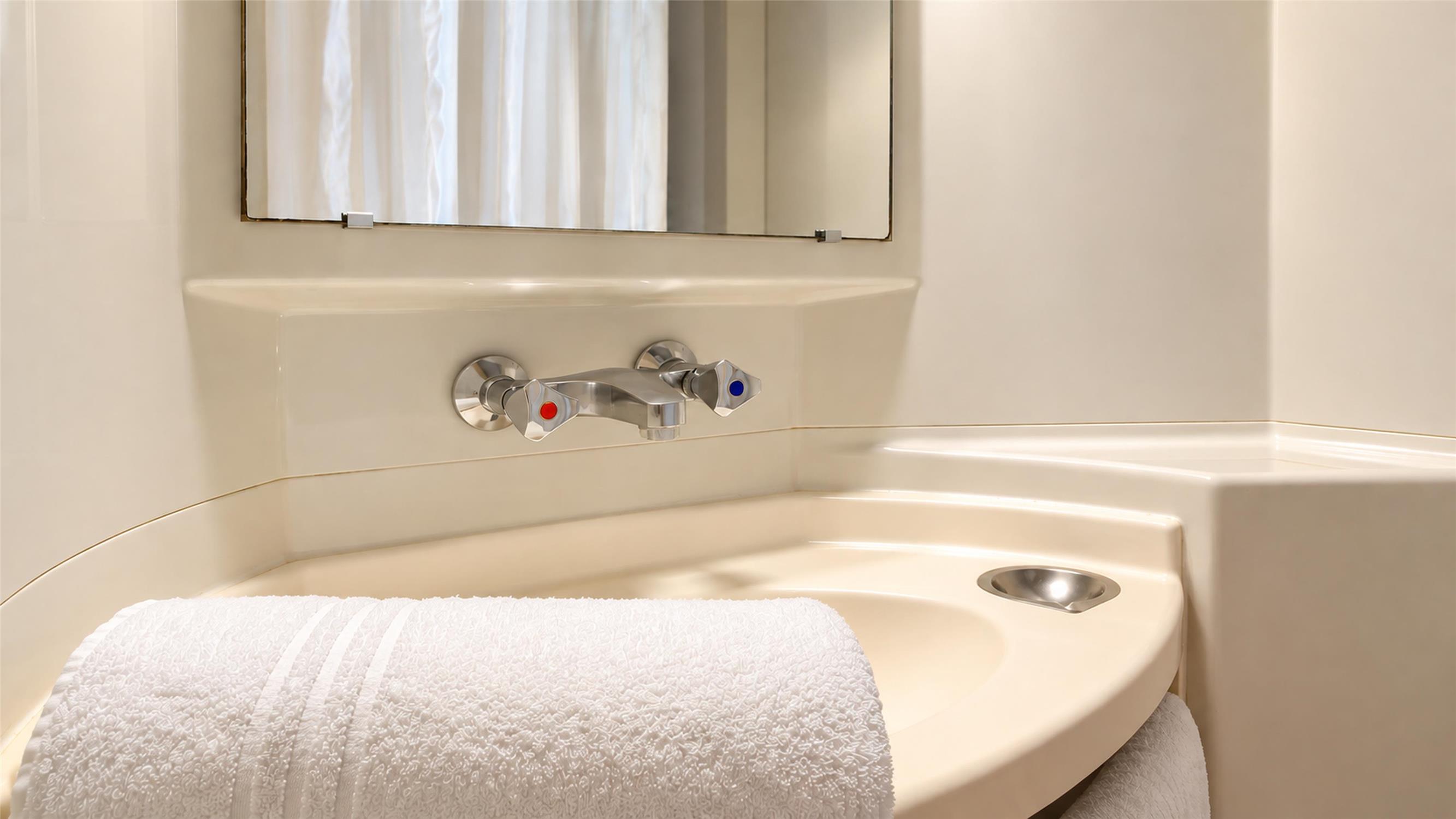 HOTEL PREMIERE CLASSE TARBES - Bastillac - salle de bain