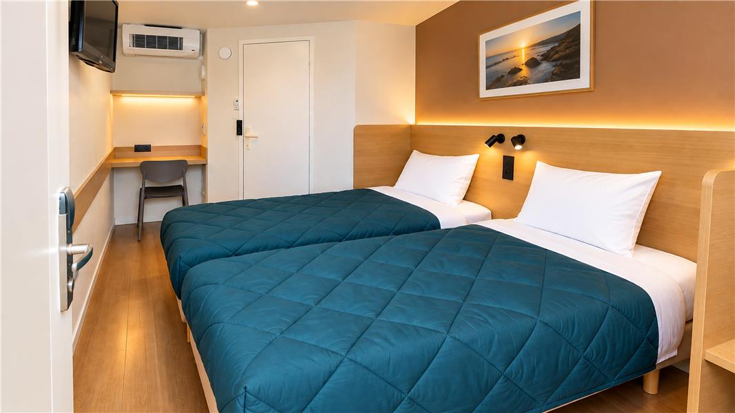 HÔTEL PREMIERE CLASSE TARBES - Bastillac