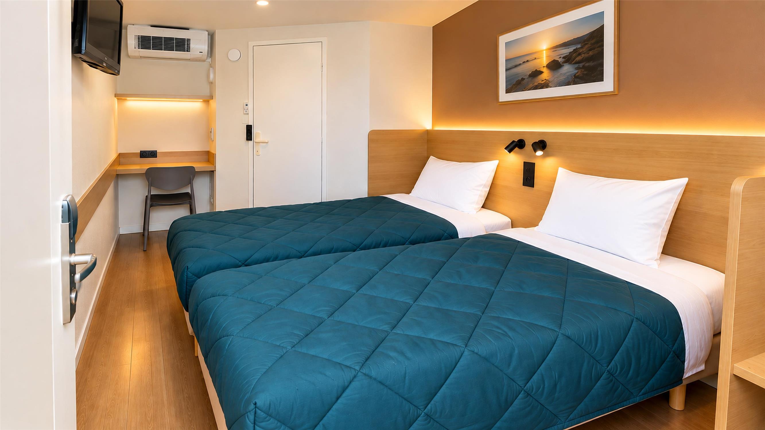 HÔTEL PREMIERE CLASSE TARBES - Bastillac - Chambres / Logements
