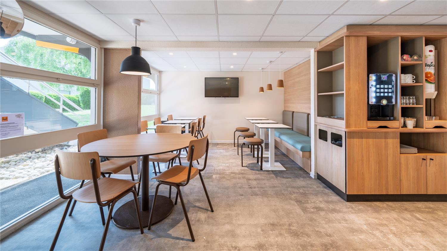 HÔTEL PREMIERE CLASSE VALENCIENNES SUD - Rouvignies - Restaurant / Etablissement gastronomique