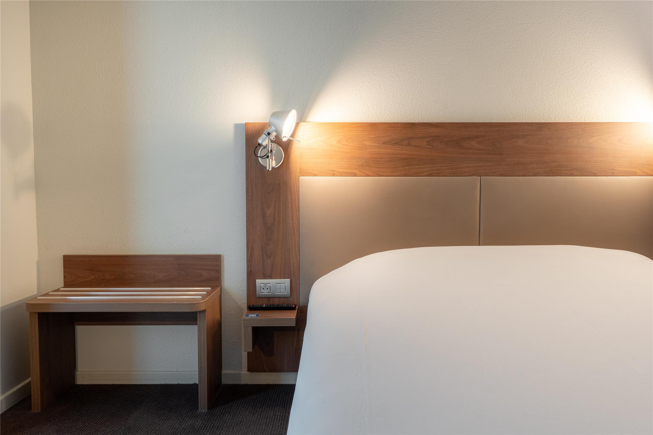 HOTEL CAMPANILE BELFORT MONTBELIARD - Gare La Jonxion - Chambre