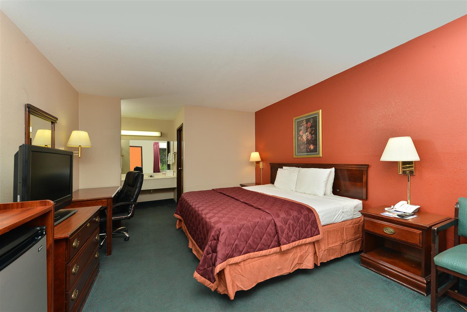 1 King Bed Non-Smoking image