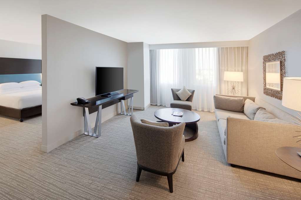 Doubletree by Hilton Hotel Deerfield Beach - Boca Raton Room Type - 1 KING SUITE W  WET BAR