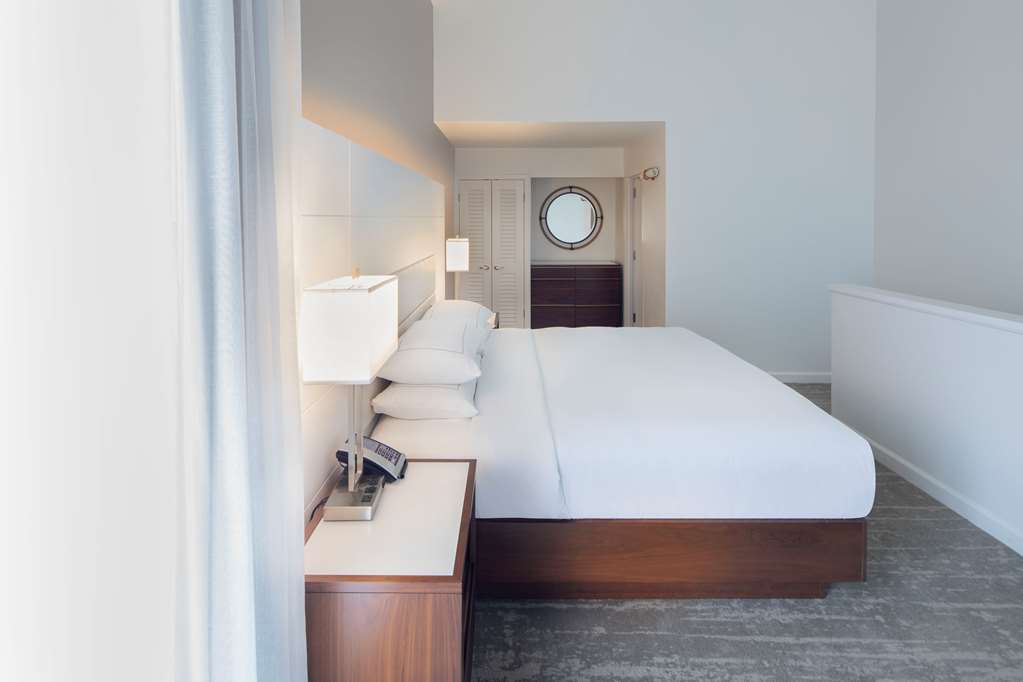 Doubletree by Hilton Hotel Deerfield Beach - Boca Raton Room Type - 1 KING 2 BALCONY DUPLEX