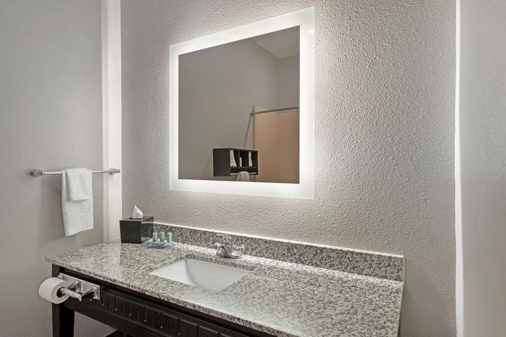 Best Western Casino Inn-guestroom-Guest Room,Bathroom,On-Site.jpg