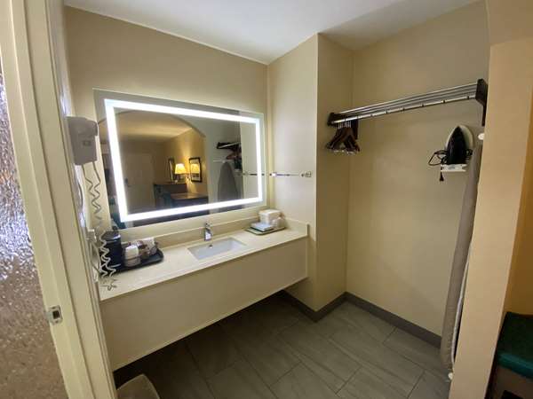  - Best Western Catalina Inn Northport