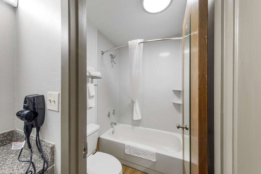 Best Western Athens Inn-guestroom-Guest Room,Bathroom,On-Site.jpg
