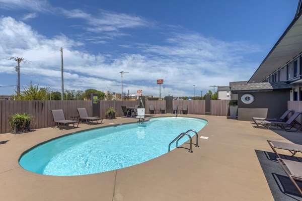 Pool - Best Western Athens Inn - I-65, Exit 351