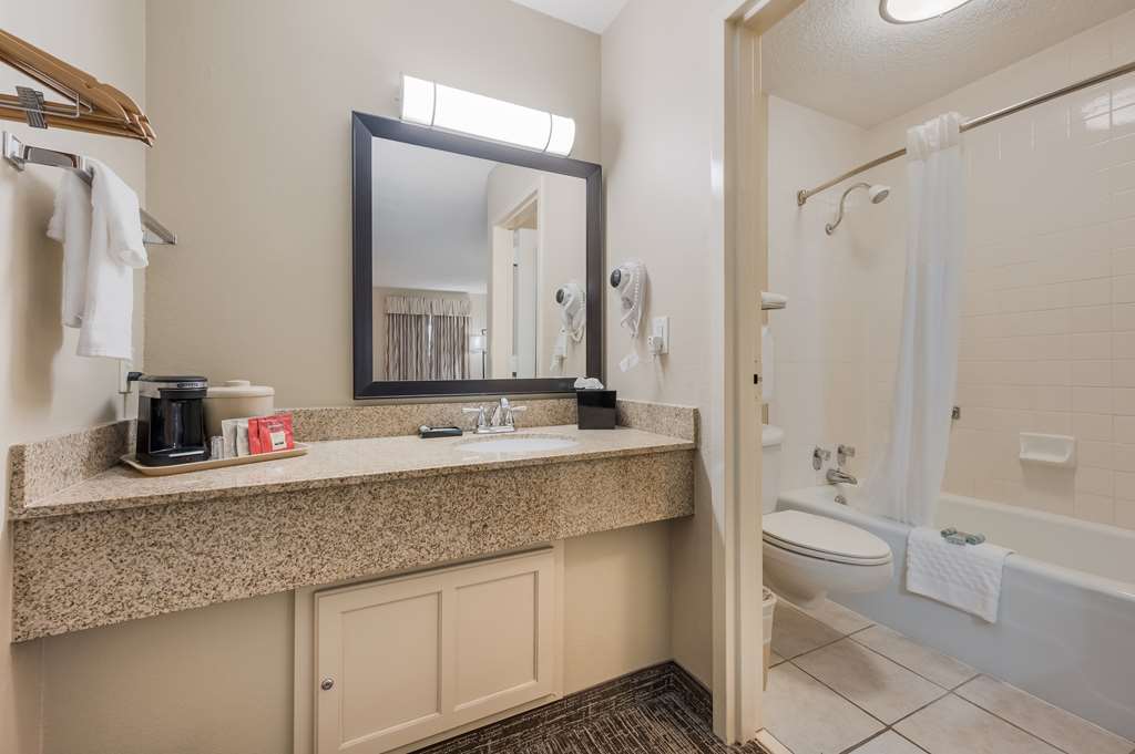 Best Western University Inn-guestroom-Guest Room,Bathroom,On-Site.jpg