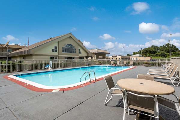 Pool - Best Western University Inn Tuscaloosa - I-20 & I-59, Exit 73