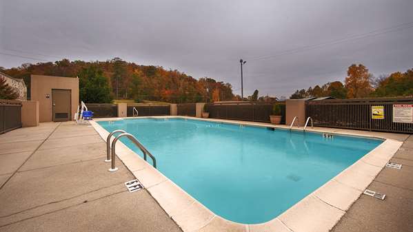 Pool - Best Western Plus Oak Mountain Inn Pelham - I-65, Exit 246