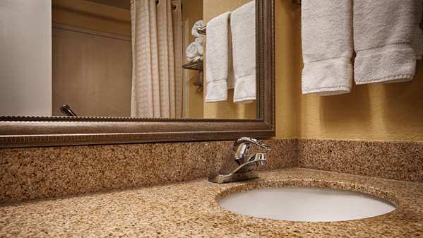  - Best Western Plus Oak Mountain Inn Pelham - I-65, Exit 246