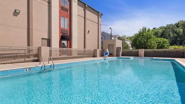 Pool - Best Western Plus Oak Mountain Inn Pelham - I-65, Exit 246