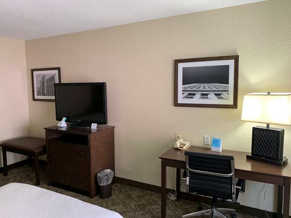  - Best Western Gardendale Inn - I-65, Exit 271