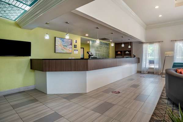 - Best Western Plus Carlton Suites Homewood - I-65, Exit 255