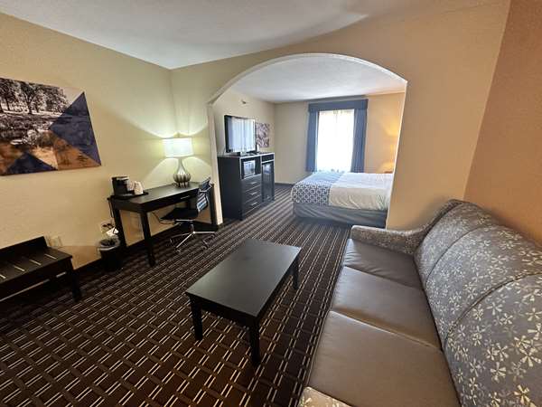  - Best Western Plus Bass Hotel & Suites Leeds - I-20, Exit 144