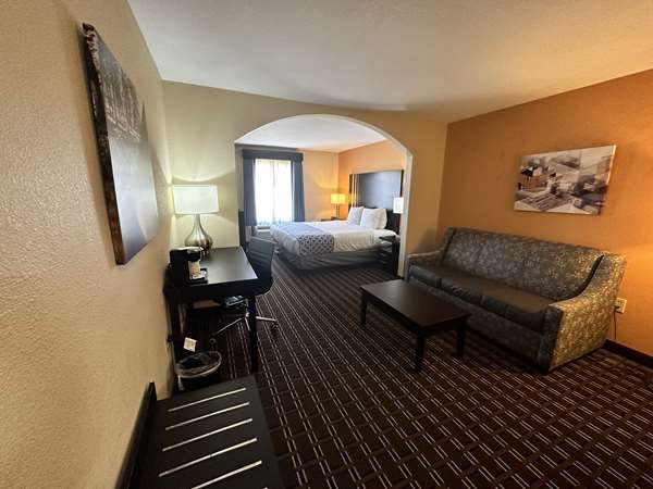  - Best Western Plus Bass Hotel & Suites Leeds - I-20, Exit 144