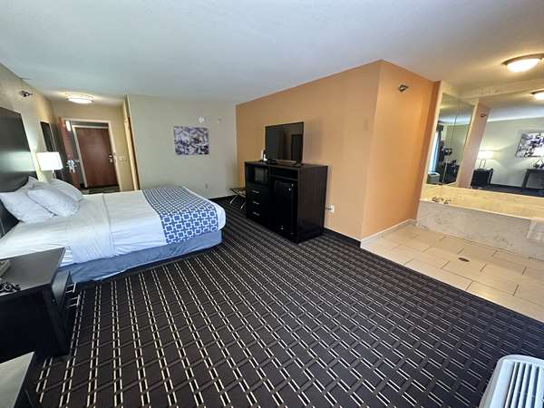  - Best Western Plus Bass Hotel & Suites Leeds - I-20, Exit 144