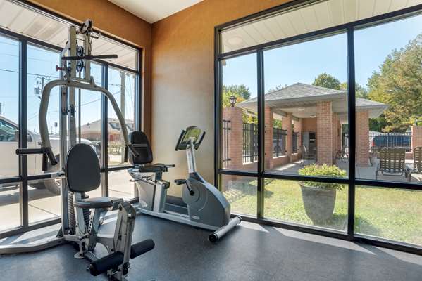 Pool - Best Western Plus Two Rivers Hotel & Suites Demopolis