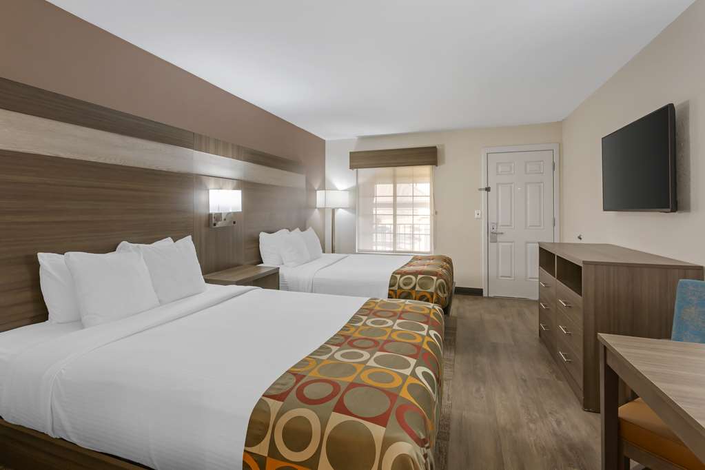Best Western Desert Inn-guestroom-Guest Room,On-Site.jpg