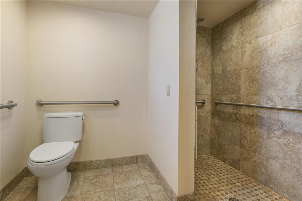 Best Western Plus A Wayfarer's Inn and Suites-guestroom-Guest Room,Bathroom,On-Site.jpg
