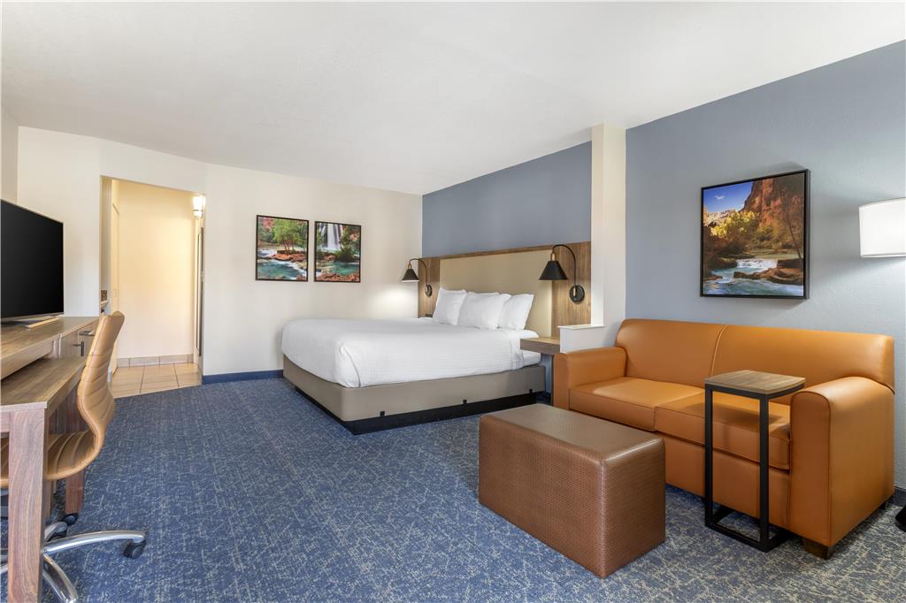 Best Western Plus A Wayfarer's Inn and Suites-guestroom-Guest Room,Suite,On-Site.jpg