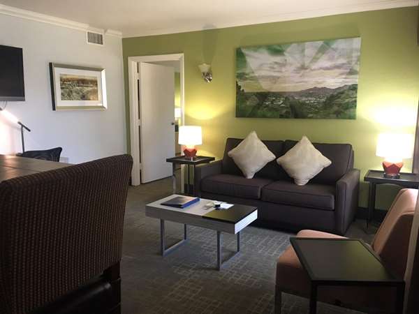  - Best Western InnSuites Phoenix Hotel & Suites