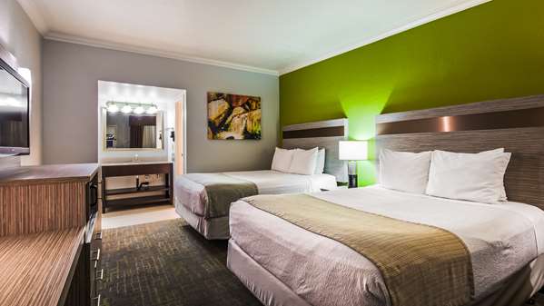  - Best Western InnSuites Phoenix Hotel & Suites