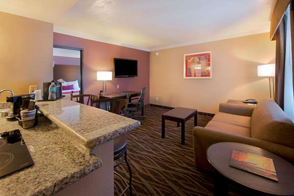 Suite - Best Western InnSuites Tucson Foothills Hotel & Suites