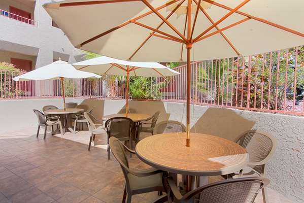 Pool - Best Western InnSuites Tucson Foothills Hotel & Suites