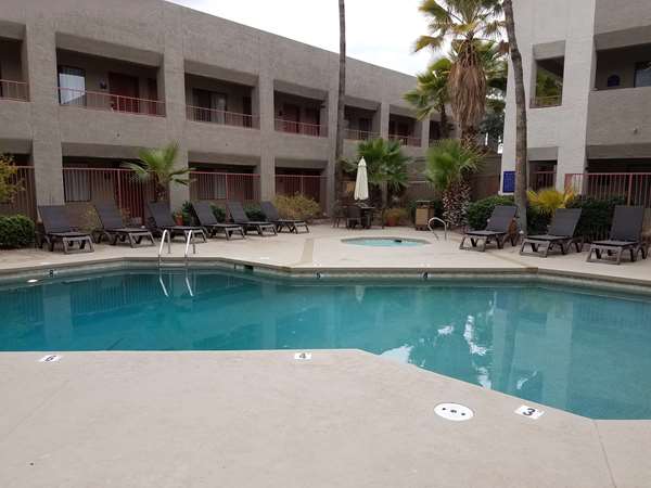 Pool - Best Western InnSuites Tucson Foothills Hotel & Suites