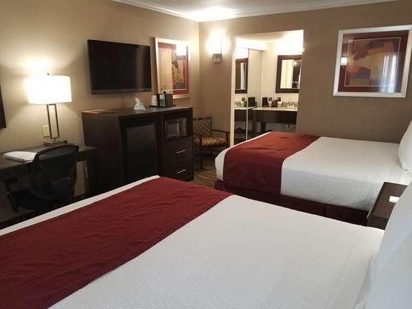  - Best Western InnSuites Tucson Foothills Hotel & Suites