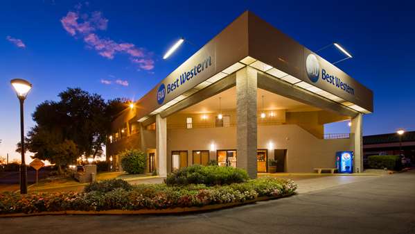 Exterior view - Best Western InnSuites Tucson Foothills Hotel & Suites