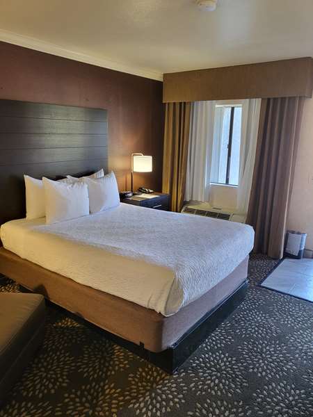  - Best Western InnSuites Tucson Foothills Hotel & Suites