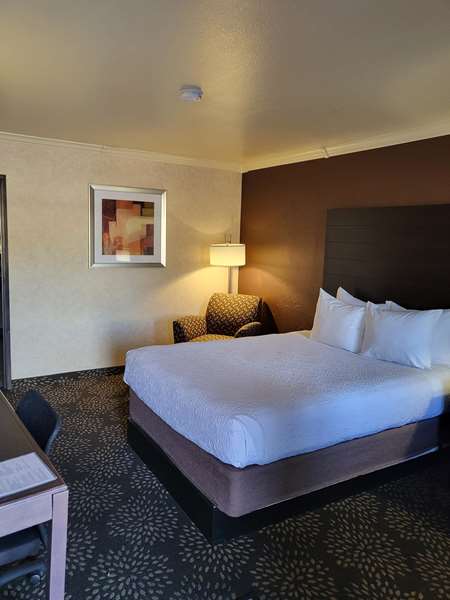  - Best Western InnSuites Tucson Foothills Hotel & Suites