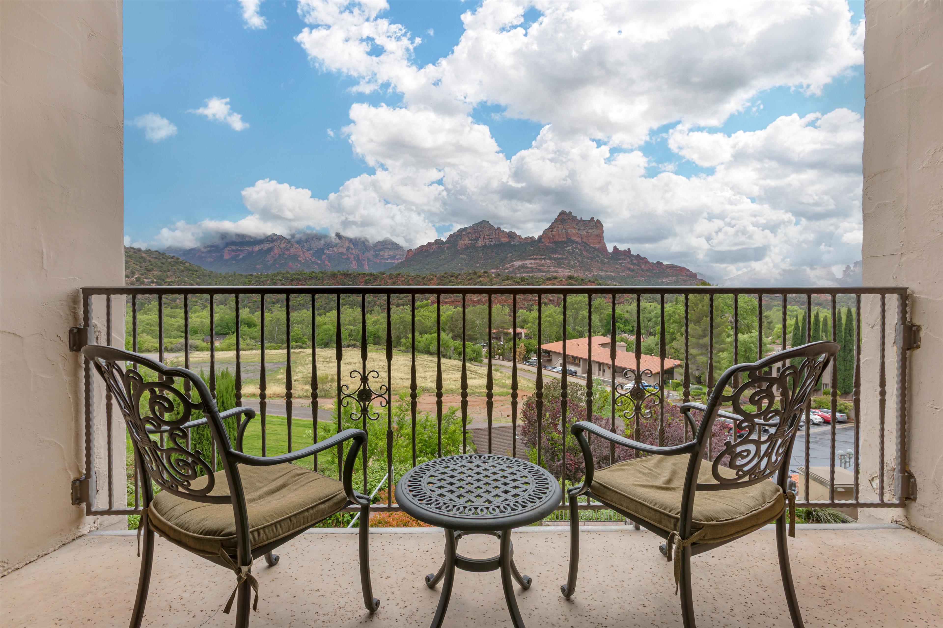 Best Western Plus Arroyo Roble Hotel  Creekside Villas