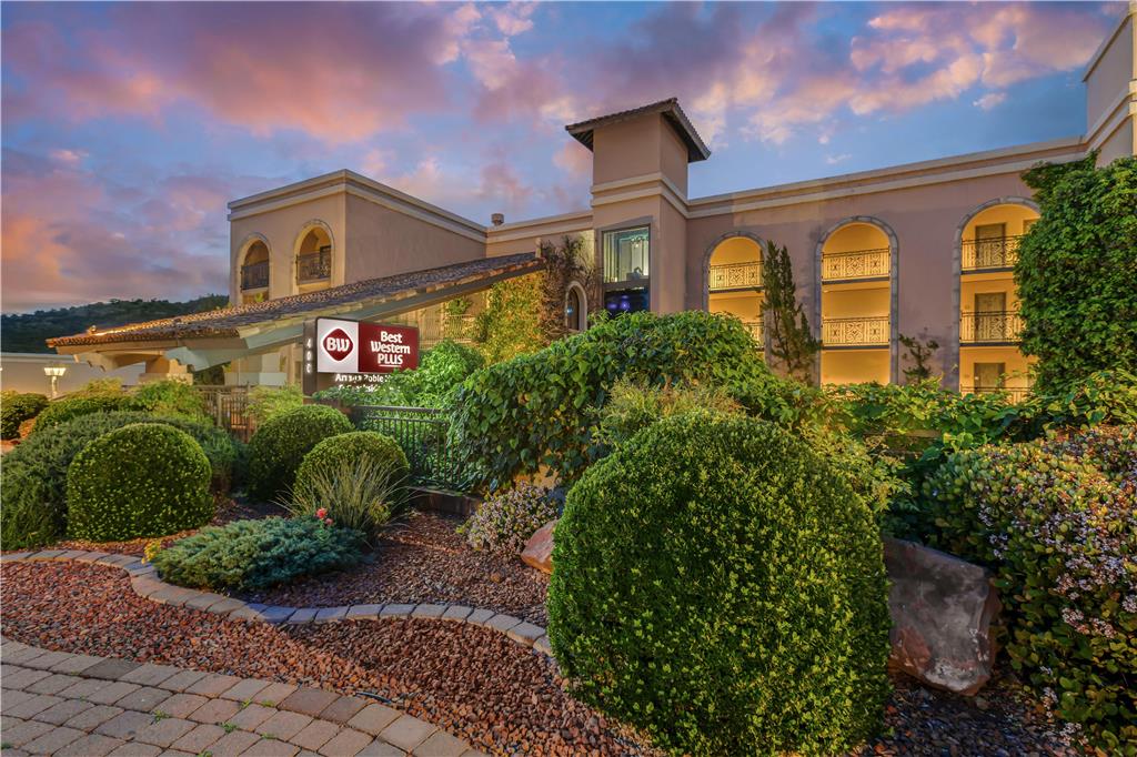 Best Western Plus Arroyo Roble Hotel