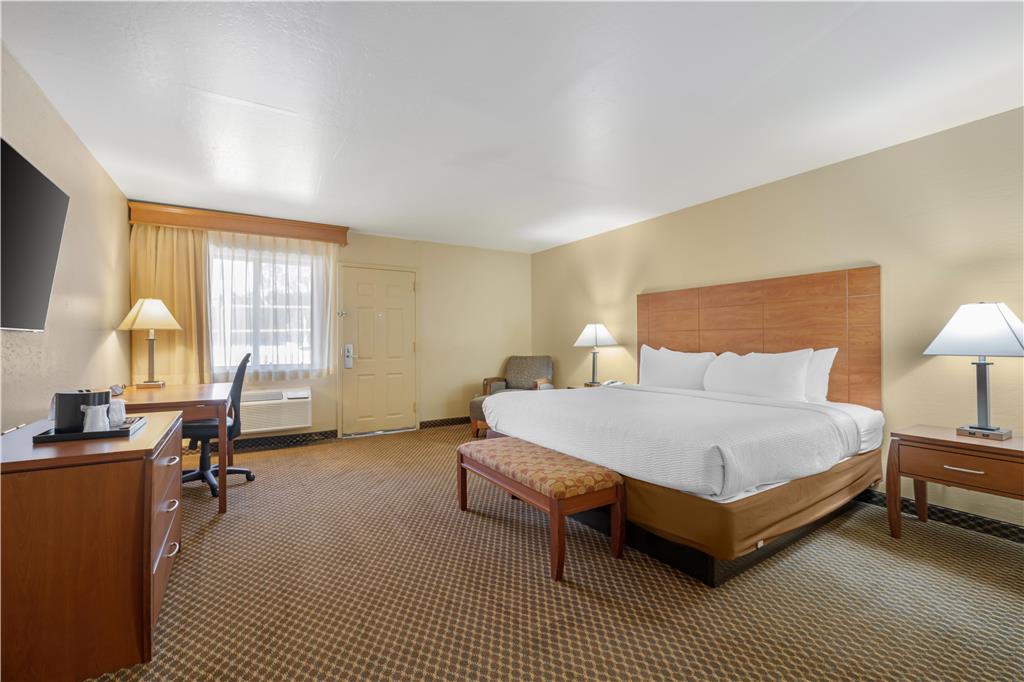 Best Western Cottonwood Inn-guestroom-Guest Room,Suite,On-Site.jpg