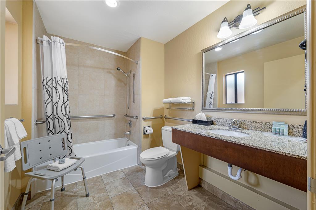 Best Western Cottonwood Inn-guestroom-Guest Room,Bathroom,Suite,On-Site.jpg