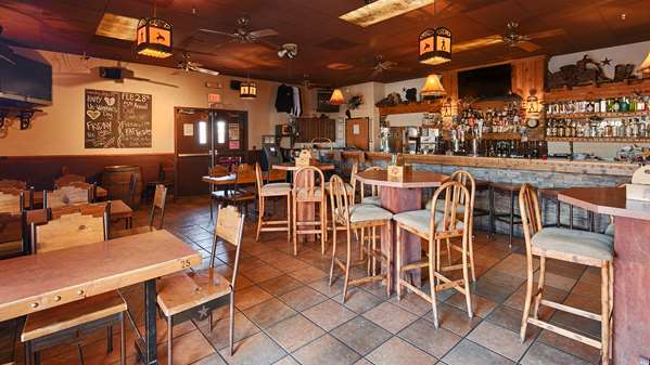 Restaurant - Best Western Inn & Suites Gold Canyon