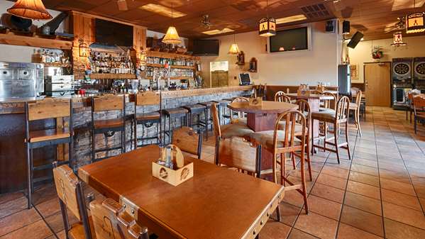 Restaurant - Best Western Inn & Suites Gold Canyon