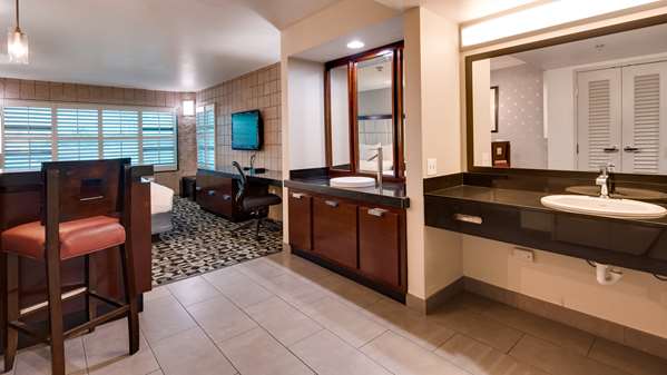  - Best Western Plus Sundial Resort Scottsdale