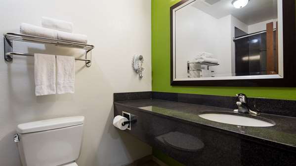  - Best Western Douglas Inn & Suites