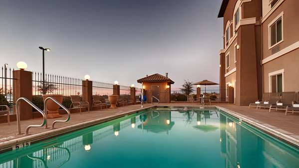 Pool - Best Western Douglas Inn & Suites