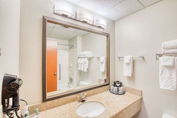  - Best Western Green Valley Inn - I-19, Exit 65