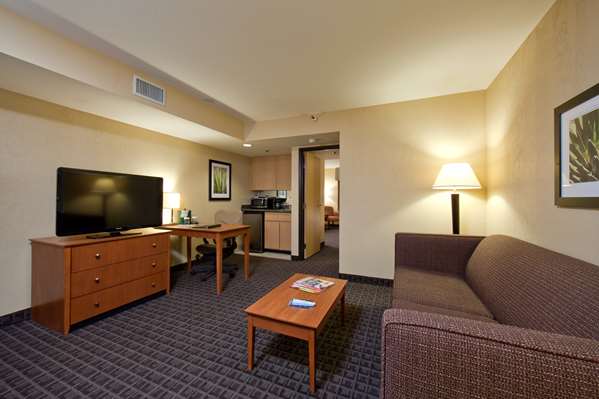 Suite - Best Western Plus Scottsdale Thunderbird Suites