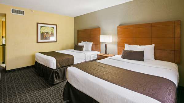  - Best Western Plus Scottsdale Thunderbird Suites