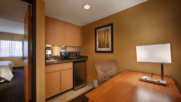  - Best Western Plus Scottsdale Thunderbird Suites