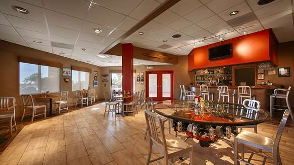 Restaurant - Best Western Plus Scottsdale Thunderbird Suites