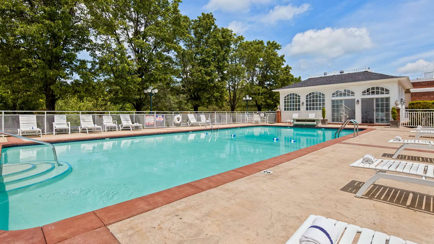 Best Western Eureka Inn Eureka Springs, AR - See Discounts